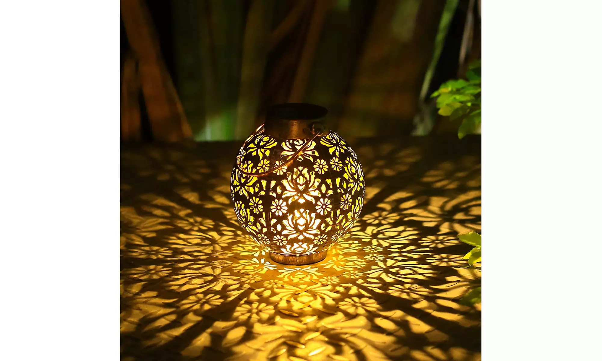 Solar Outdoor Lights Garden Lantern Retro Metal Outdoor Hanging Decorative Lamp
