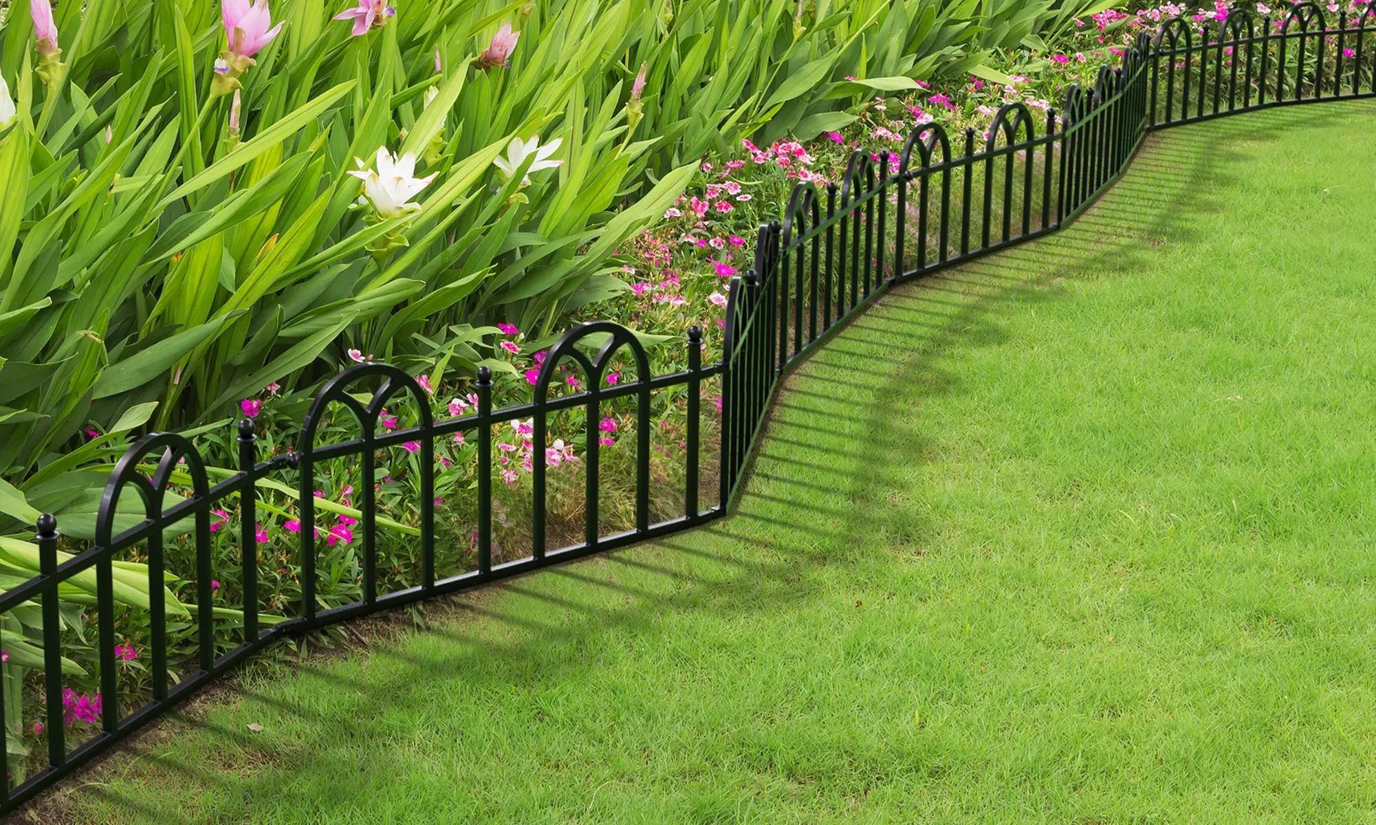 Victorian Fence Garden Edging Border by Pure Garden - Primary Image