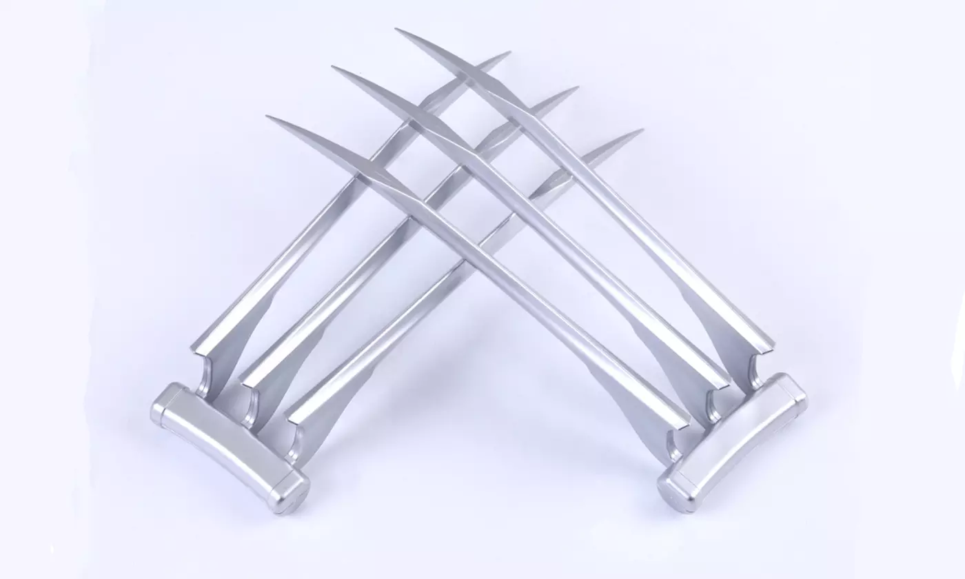 1Pair Blade Claws Halloween Cosplay ABS Props Costume Accessory - Primary Image
