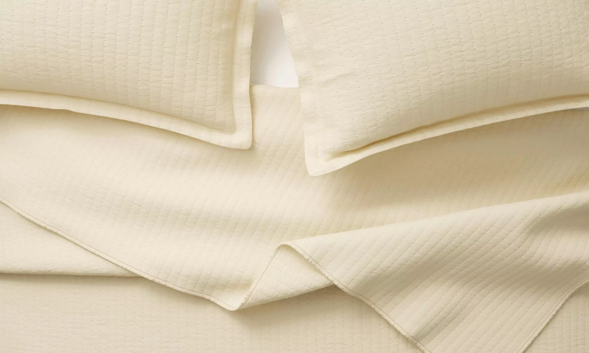 Premium Solid Quilt Set (2- or 3-Piece)
