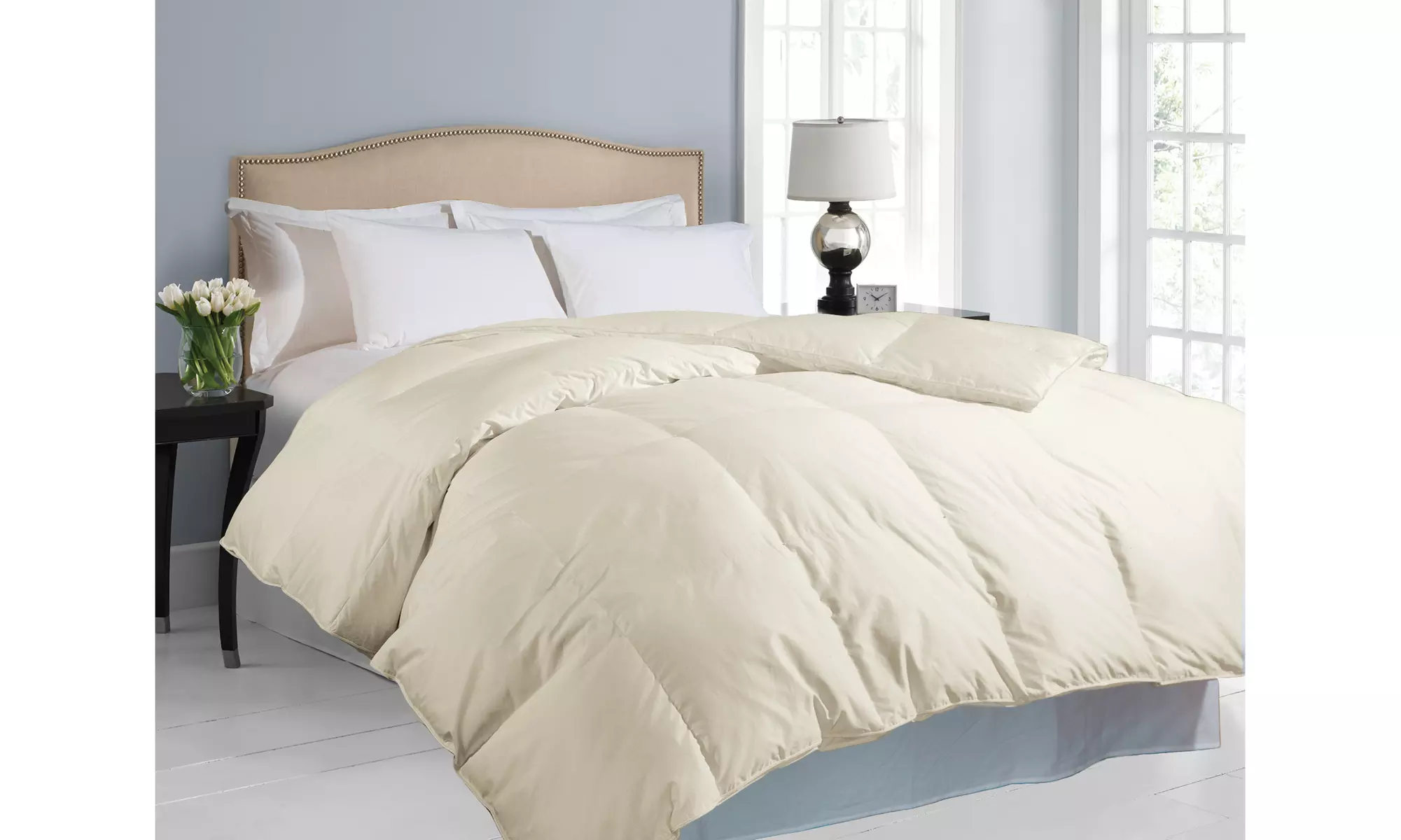 700 Thread Count White Down Comforter - Primary Image