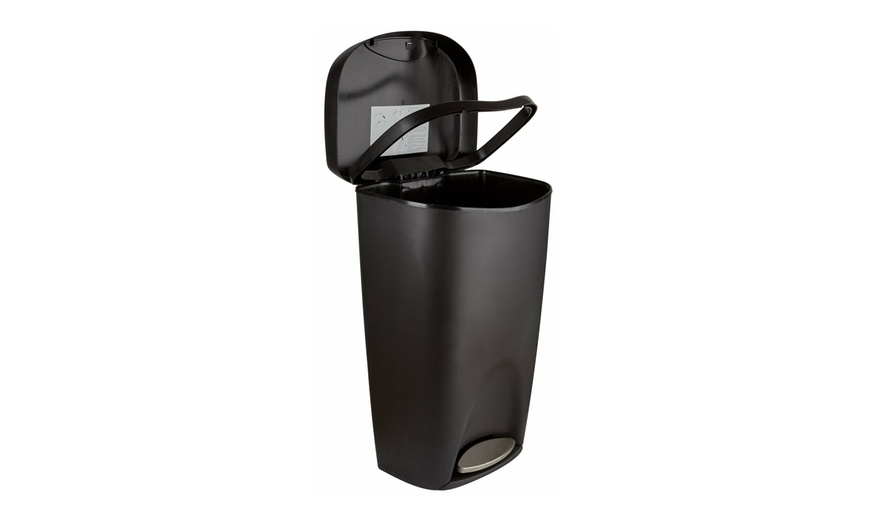 Umbra Brim 13 Gallon Step On Trash Can with Lid (Black-Nickel, 50L ...