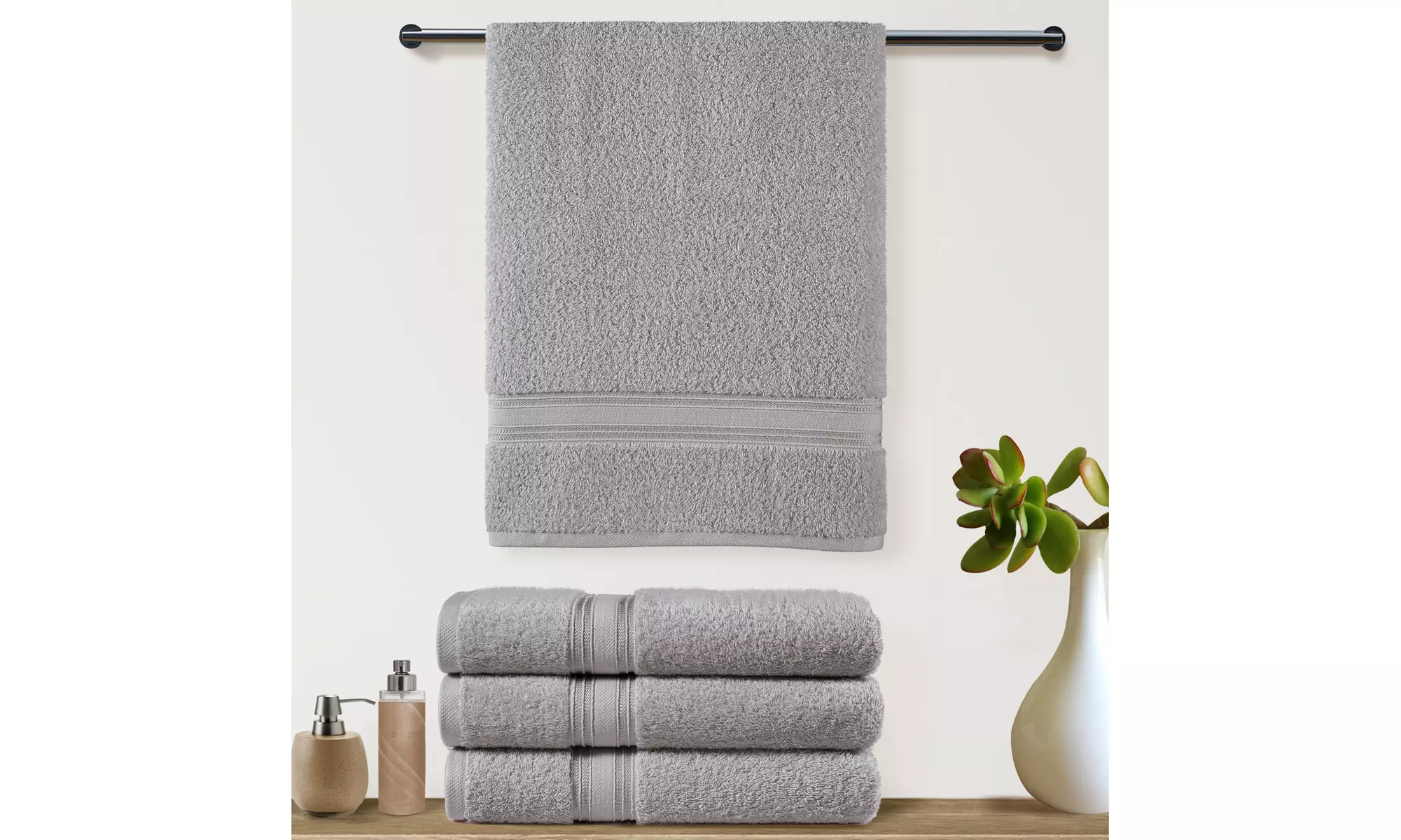 Luxury 100% Cotton Plush Set of 4 Bath Towels - Primary Image