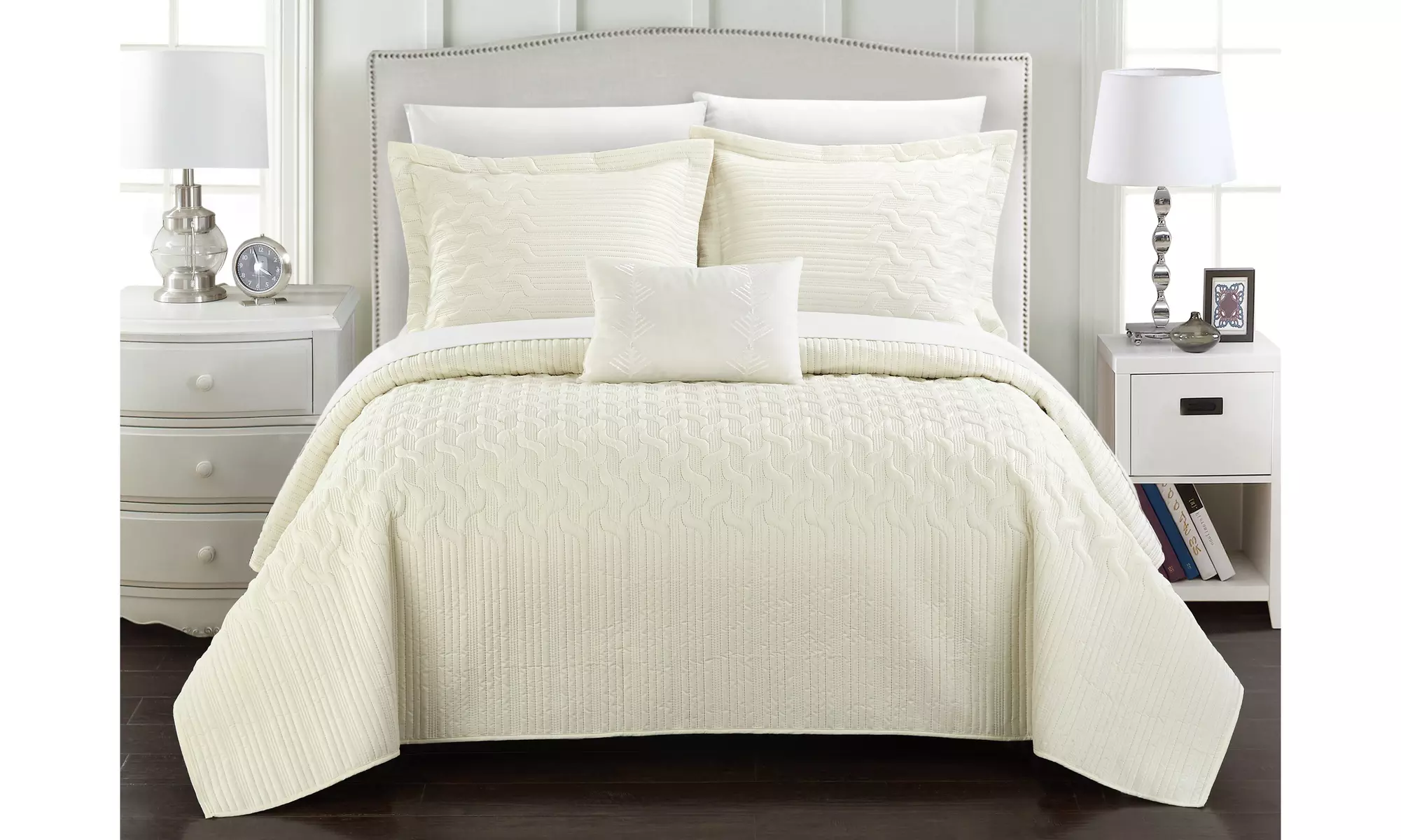 2, 3 or 4 Piece Quilt Cover Set Interlaced Vine Pattern Quilted Bed in a Bag - Second Medium