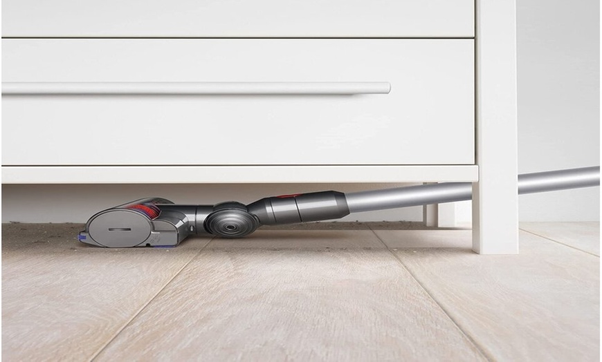 Dyson V7 Advanced Cordless Stick Vacuum Cleaner - Silver | Groupon