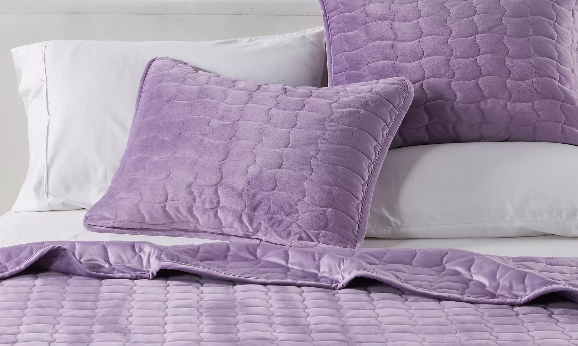 FreshFolds Luxury Velvet Stitched Quilt Set