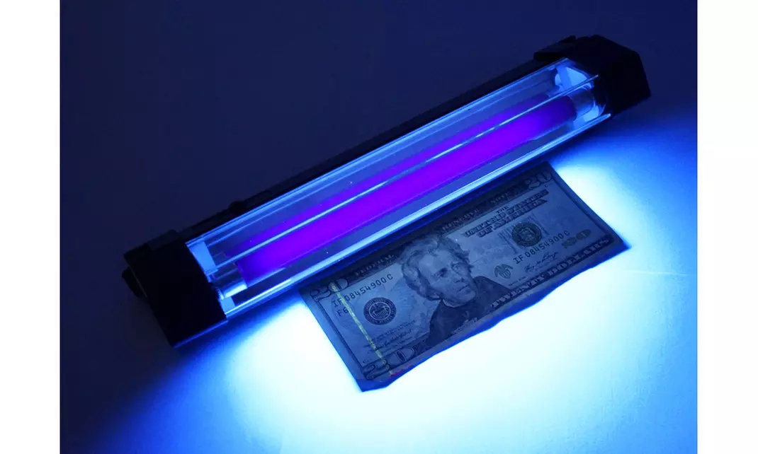 Jumbo 2-in-1 6W Black Light with LED Flashlight and Lanyard - Primary Image