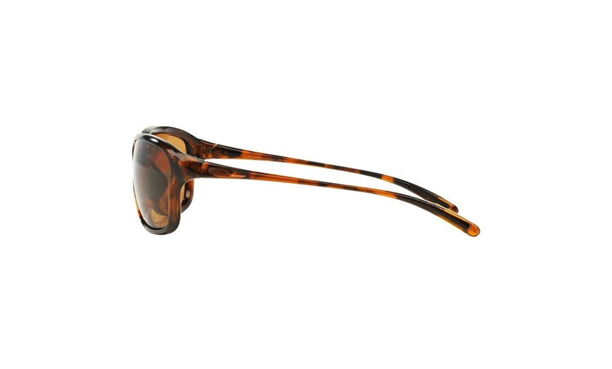 Oakley She's Unstoppable Sunglasses With Tortoise Frame And Polarized  Lenses | Groupon