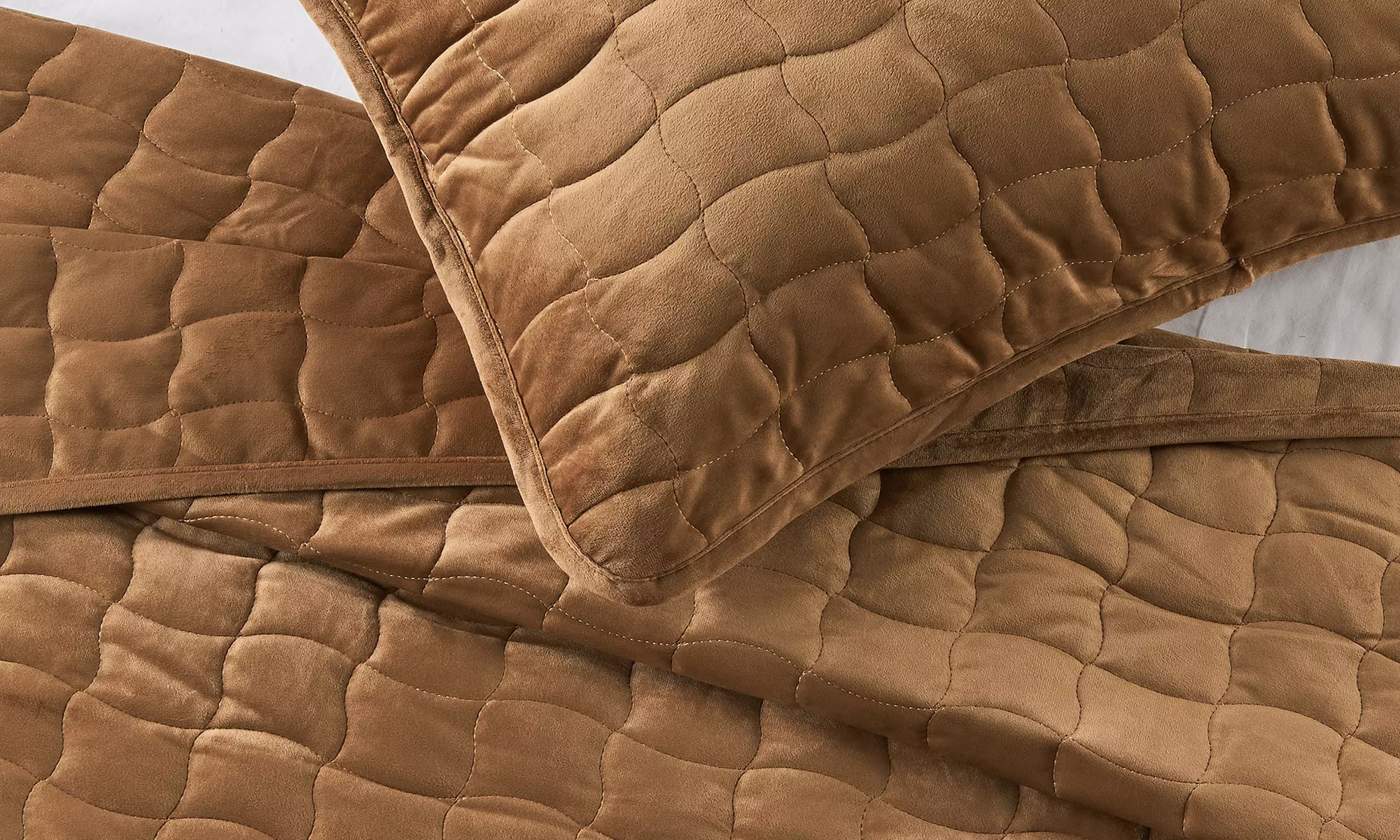 FreshFolds Luxury Velvet Stitched Quilt Set