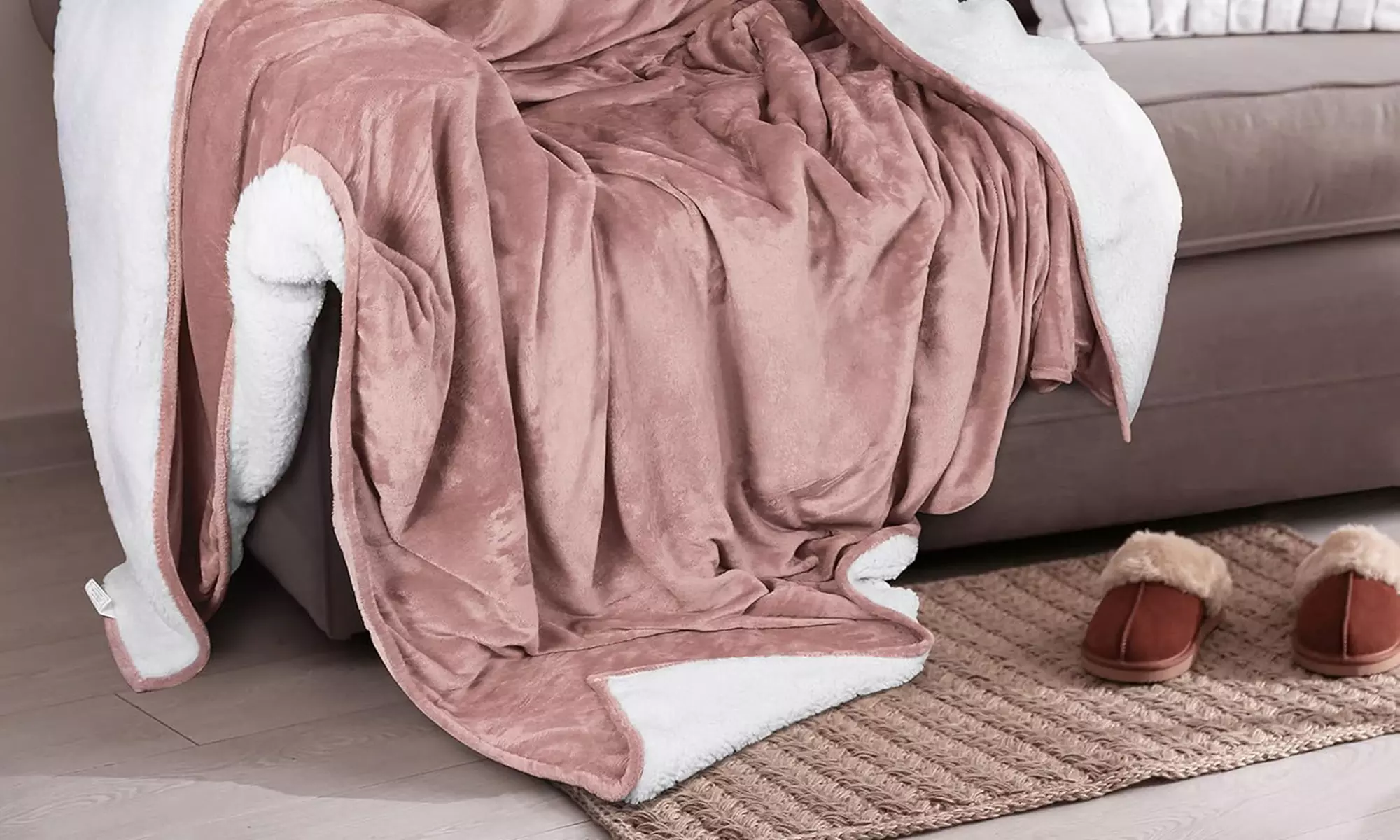 Ultra-Soft Velvet Plush Reversible Sherpa Blanket