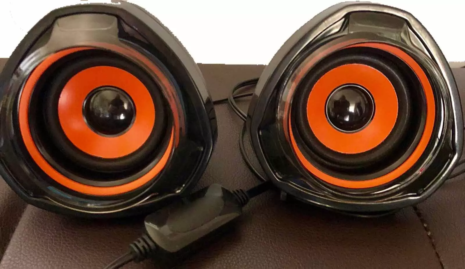 New Krazilla KZS-G7 Stereo Speaker USB2.0 5V DC 3.5mm jack - Red - Primary Image