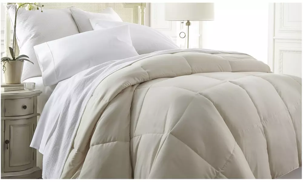All Seasons Down Alternative Ultra Soft Solid Comforter in 6 Colors