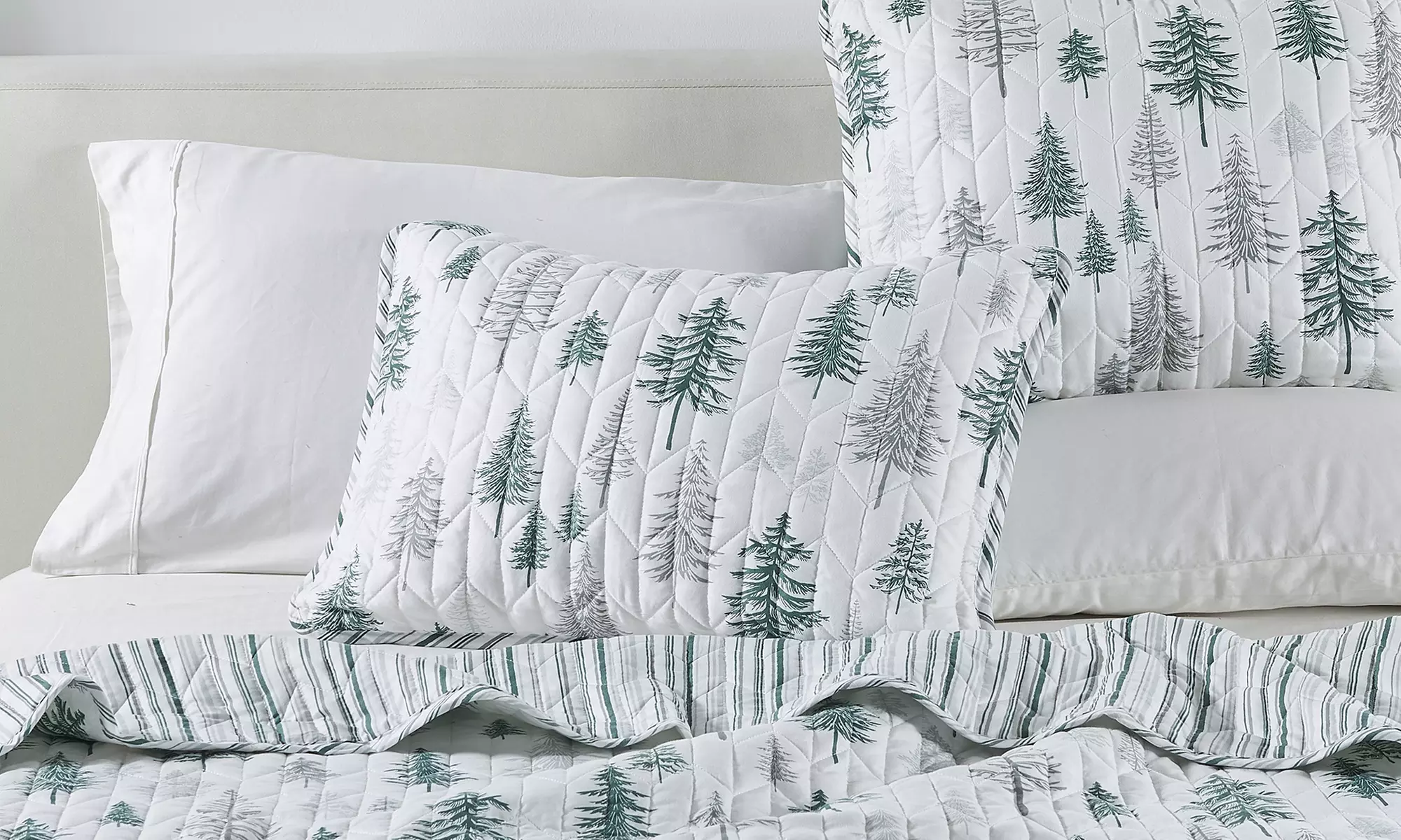 Reversible Lodge Printed Quilt Set (2- or 3-Piece)