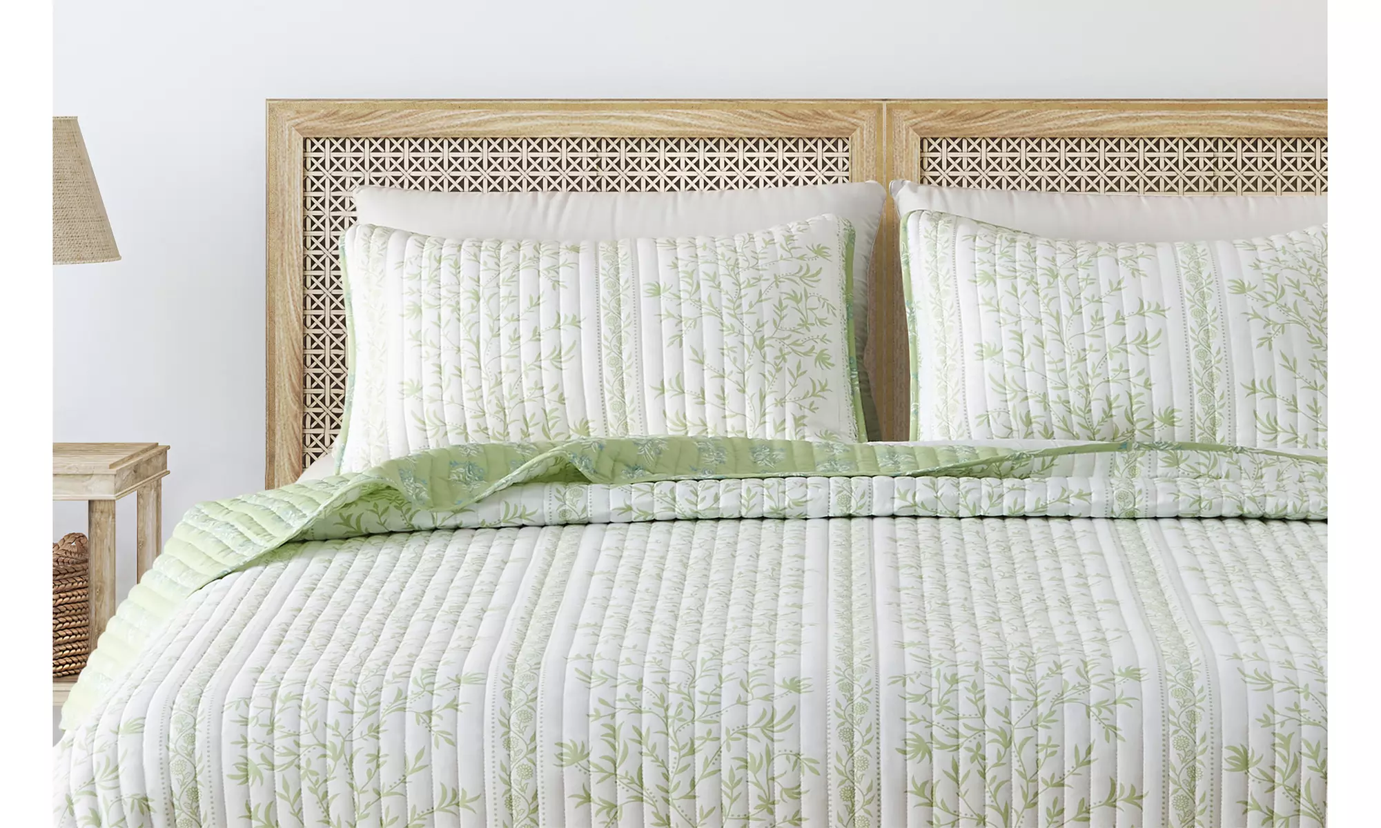 Boho Floral Microfiber Reversible Quilt Set with Shams