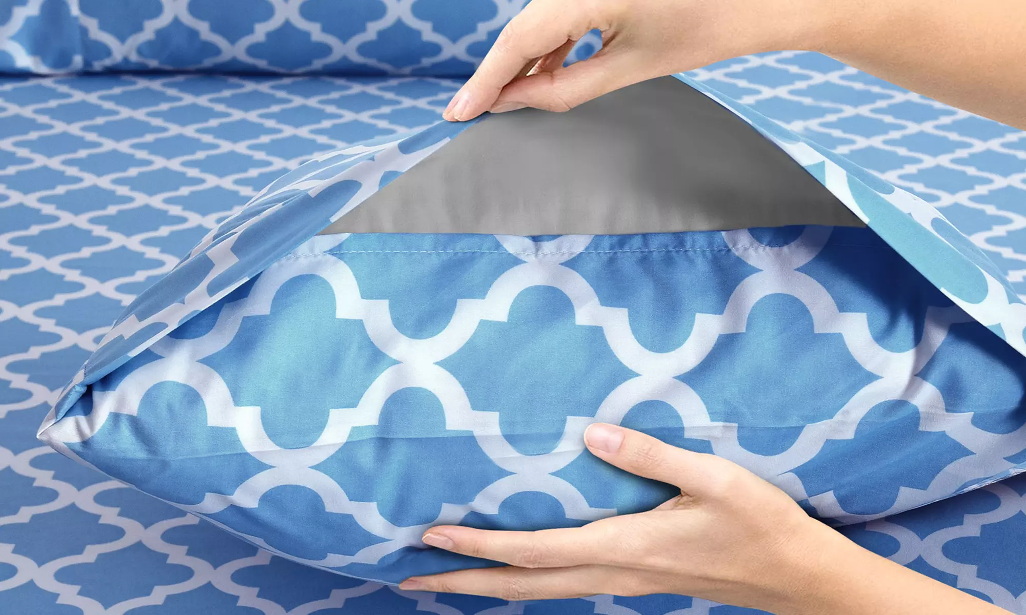 Lux Decor 4pc Deep Pocket Microfiber Printed Bed Sheet Set Quatrefoil Pattern