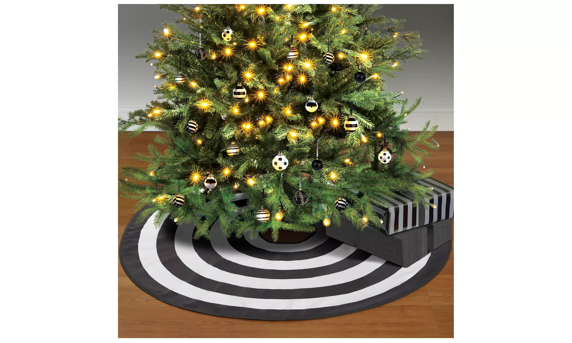 Halloween Black and White Tree Skirt - Second Medium