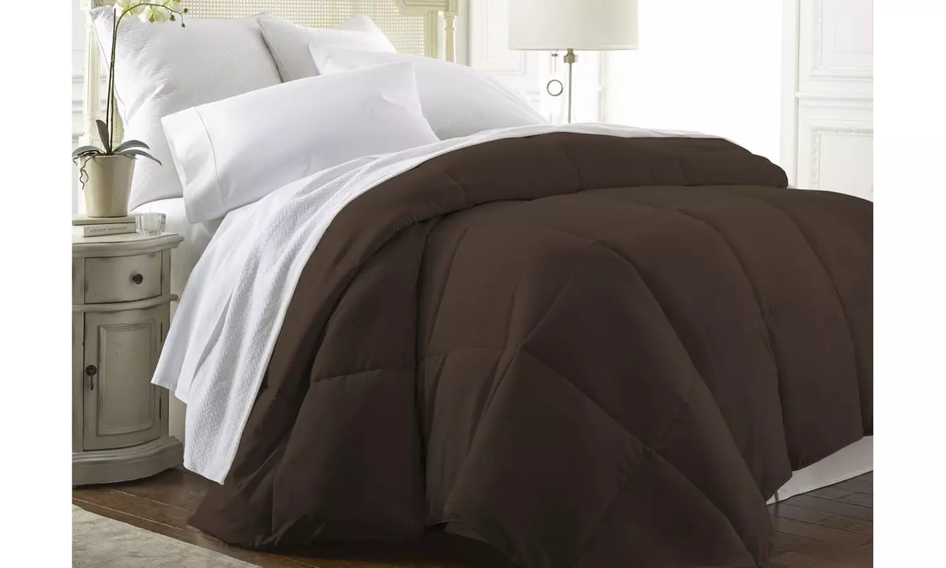 Merit Linens Ultra Soft Down Alternative Lightweight Solid Comforter in 6 Colors
