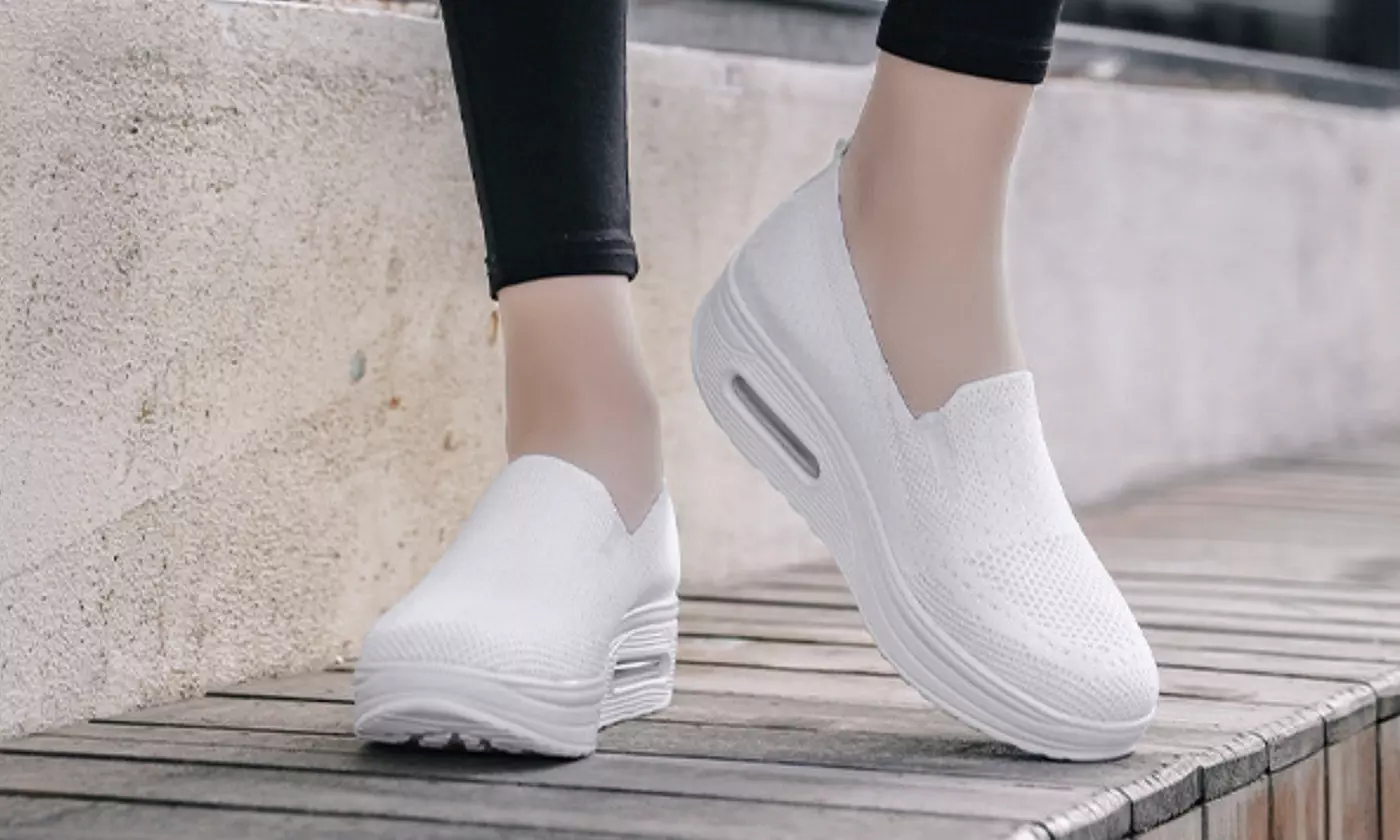  Women's Breathable Mesh Stretch Platform Cushion Sneakers