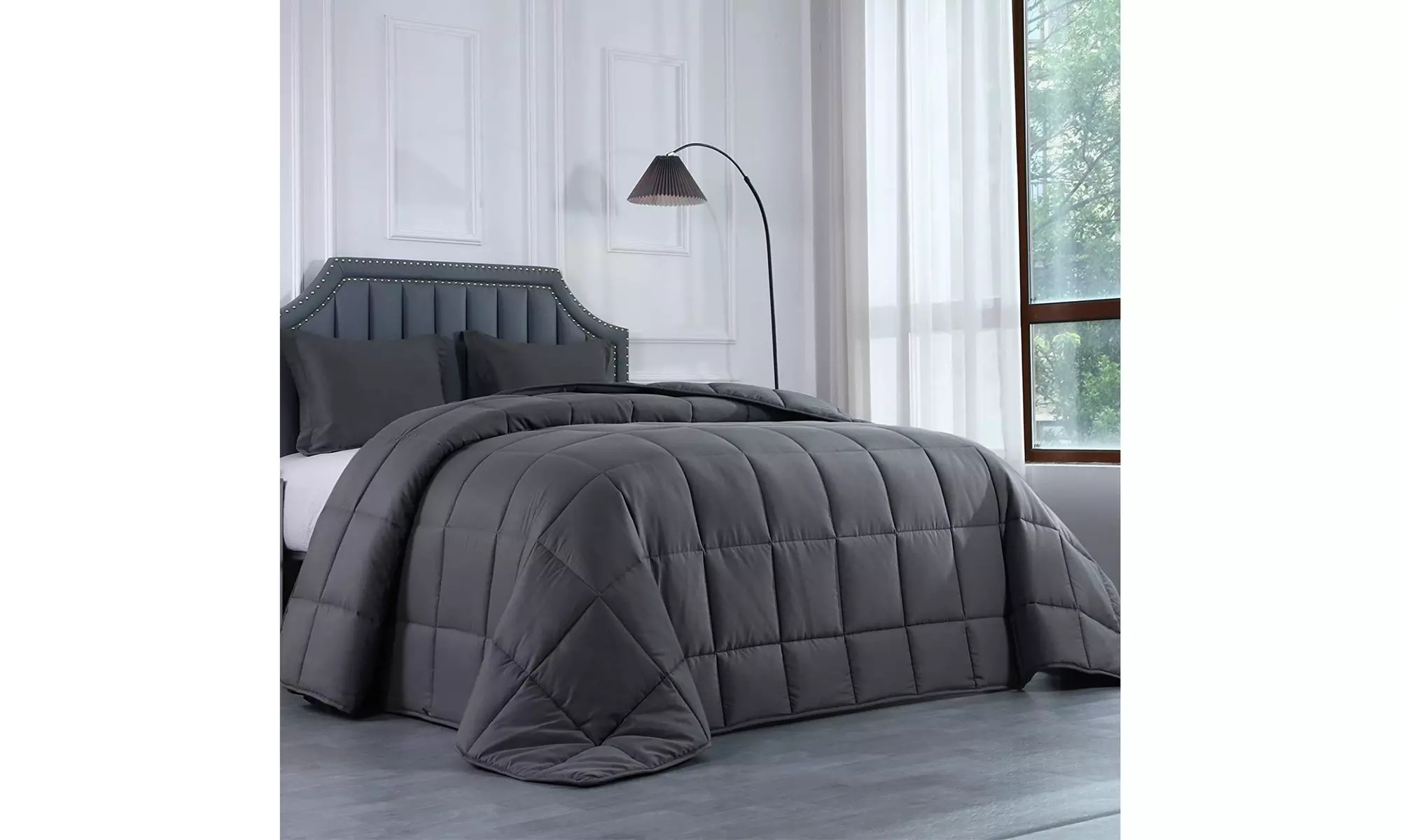 HOMBYS Oversized King Comforter 128 x 120, Super King - Primary Image