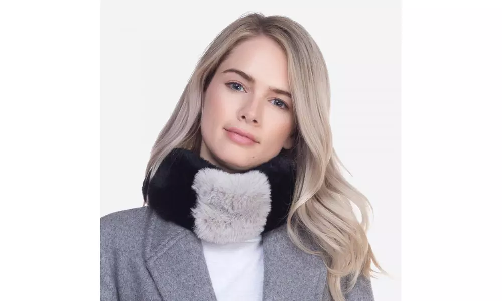 Faux fur collar scarf with a magnetic closure. - Second Medium