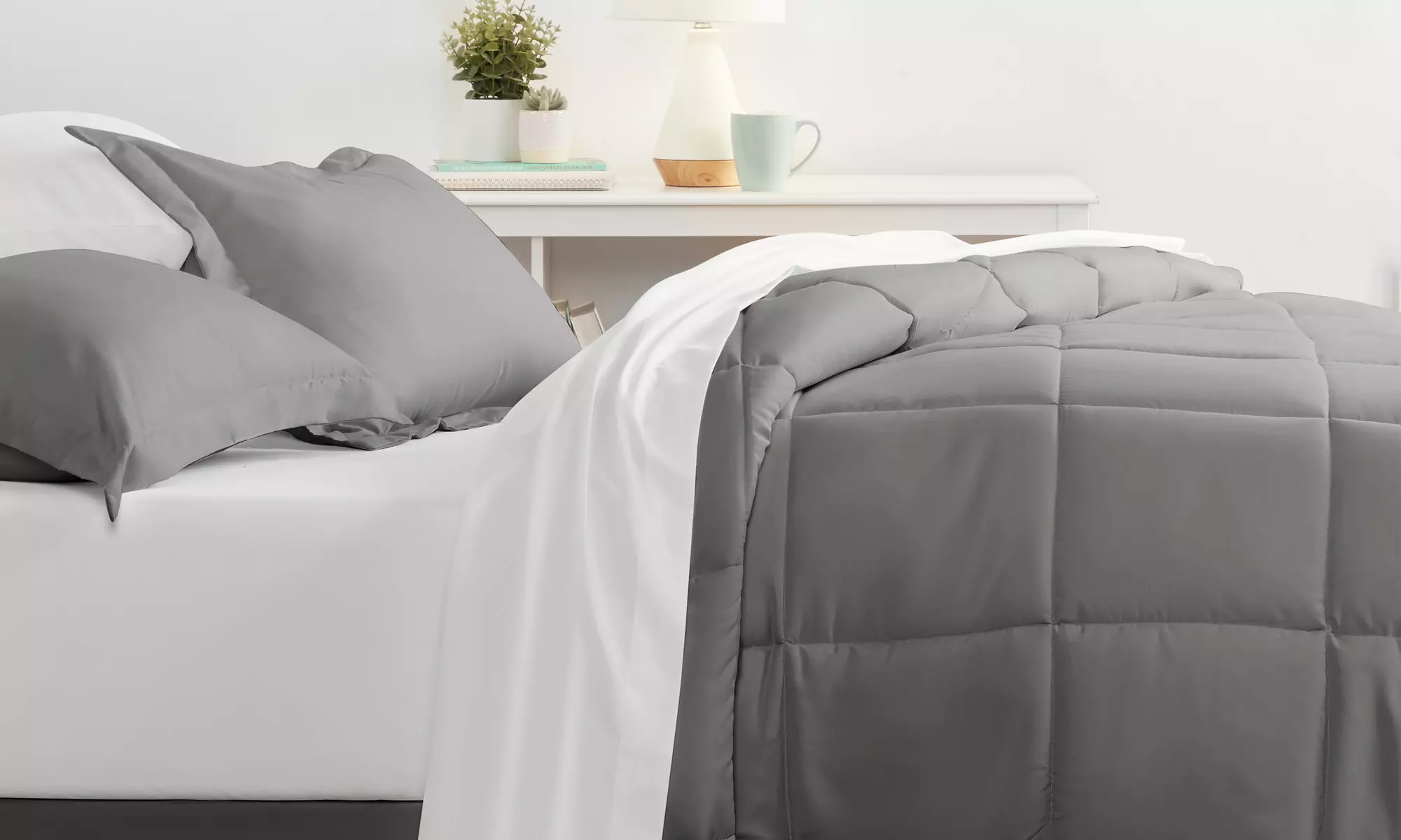 Merit Linens Premium Comforter set (8-Piece)