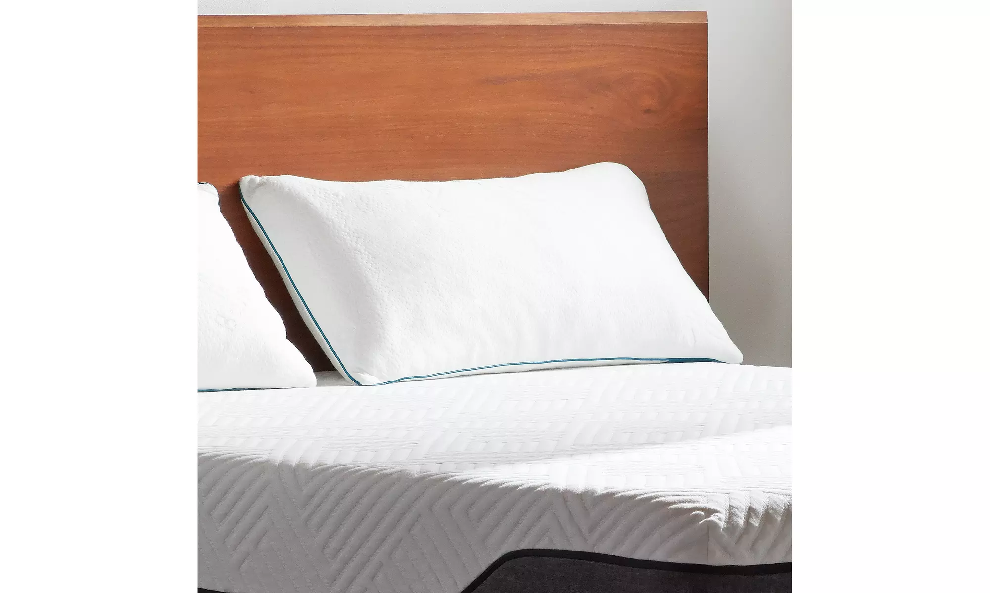 LUCID Shredded Memory Foam Pillows with Bamboo Cover (2 Pack) - Primary Image