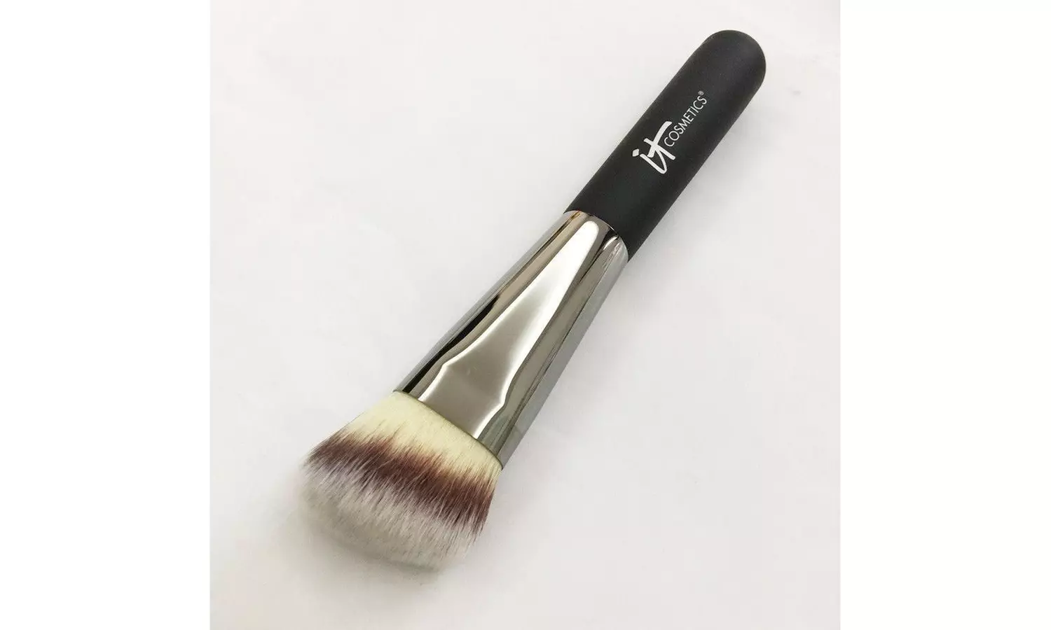 It Cosmetics Heavenly Luxe Angled Radiance Brush #10 - Second Medium