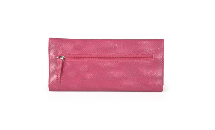 Image 8: Kenneth Cole Reaction Women's Elongated Metallic Trifold Clutch Wallet