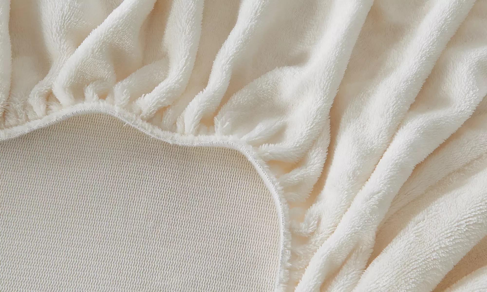 FreshFolds Ultra Soft Velvet Plush Fitted Sheet
