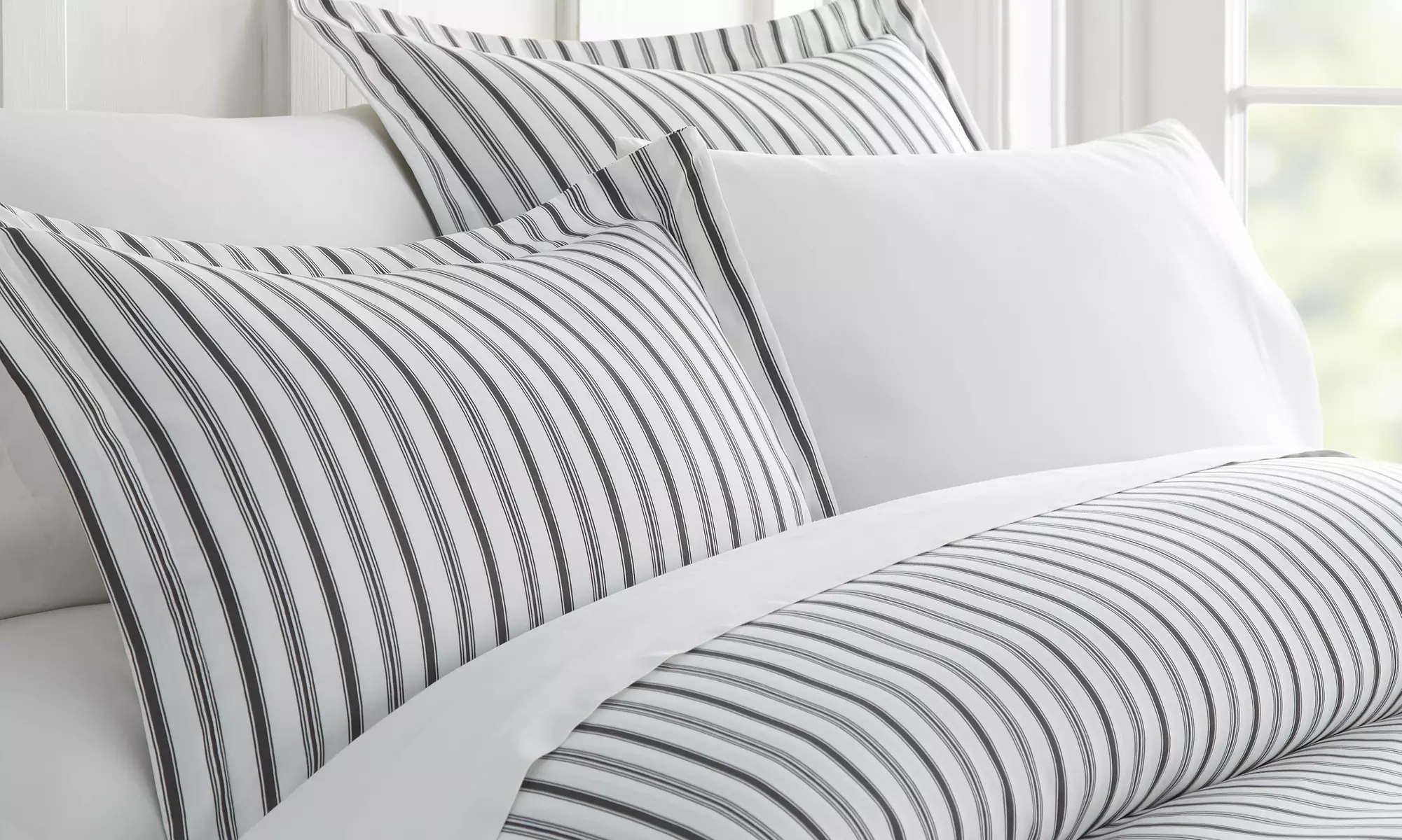 Merit Linens Premium Ultra Soft Printed 3 Piece Duvet Cover Set