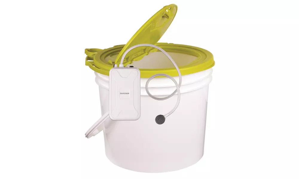 Flambeau 3.5 Gal. Insulated Minnow Bucket w/Portable Aerator - Second Medium