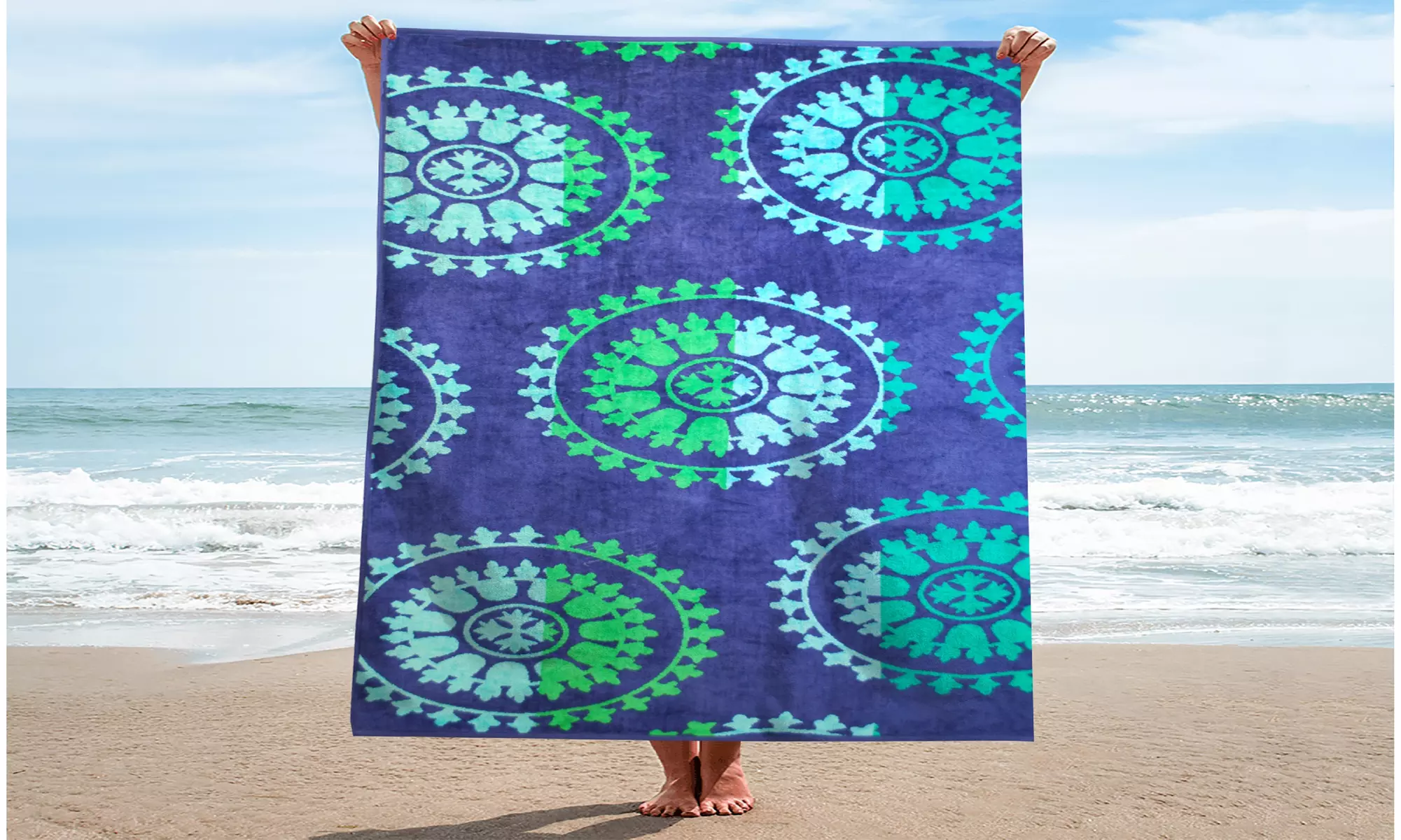 Superior Spinning Wheels Nautical Quick Drying Absorbent Soft Cotton Beach Towel - Primary Image