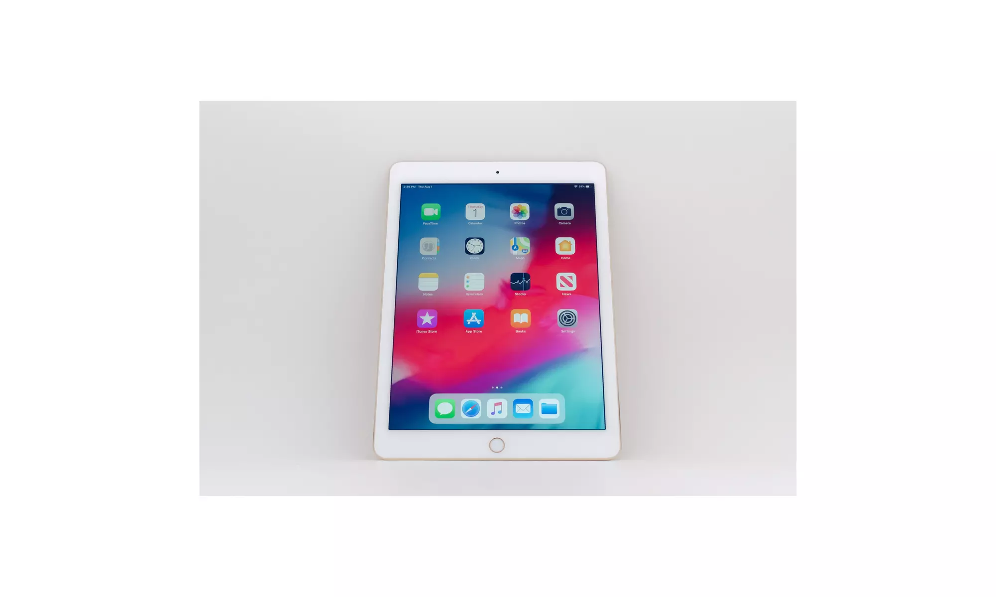 Apple iPad Air 2, MH182LL/A, 9.7"/A8X/64GB, Gold/White (Scratch and Dent) - Primary Image