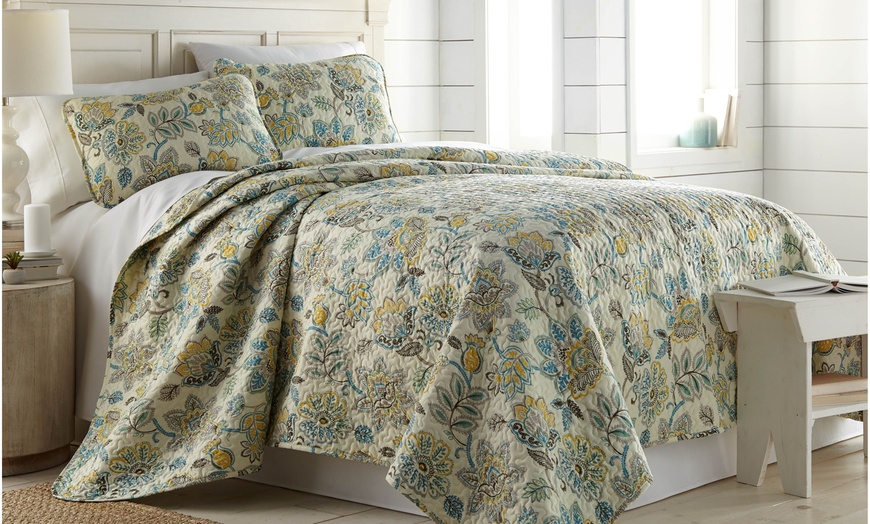 Luxury Collection Oversized Quilt Sets (2 or 3-Piece) | Groupon