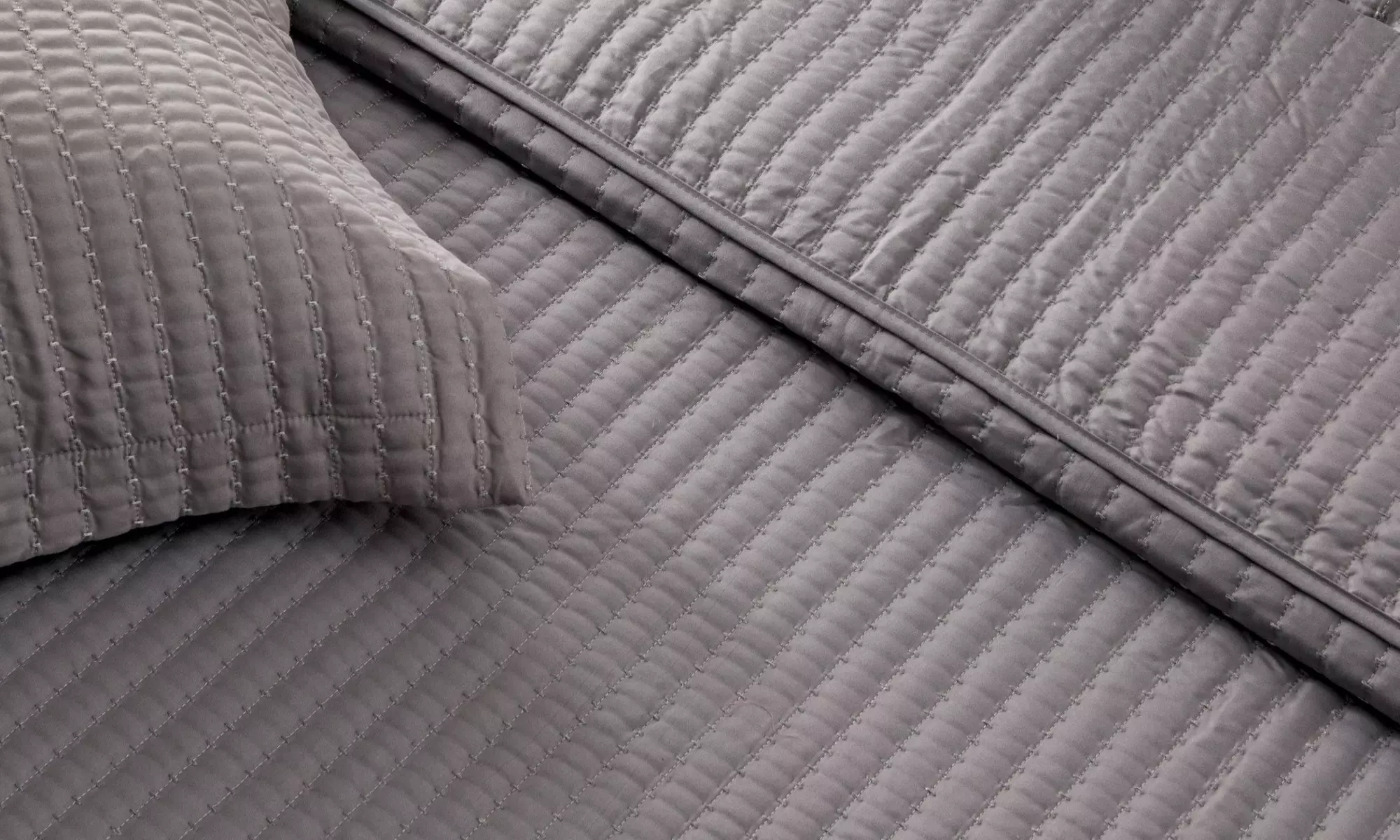 Premium Solid Quilt Set (2- or 3-Piece)