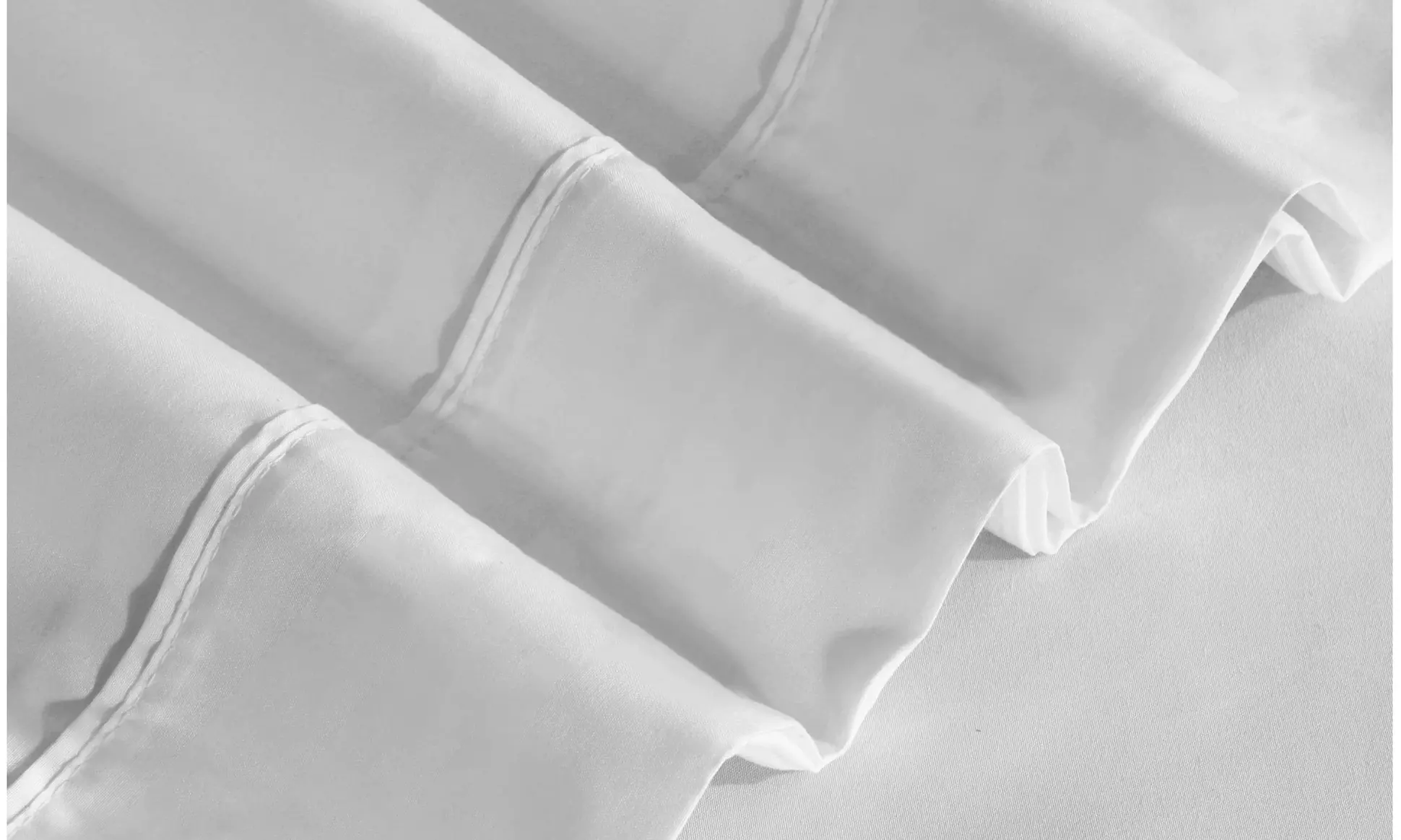 Ruvanti 1800 Series 4 Piece Microfiber Bed Sheet Set Soft Deep Pocket Sheet