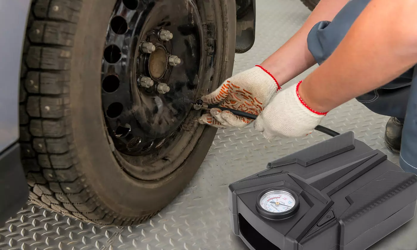 iMounTEK 12V DC 150PSI Tire Inflator with LCD Display & Auto Shut-Off