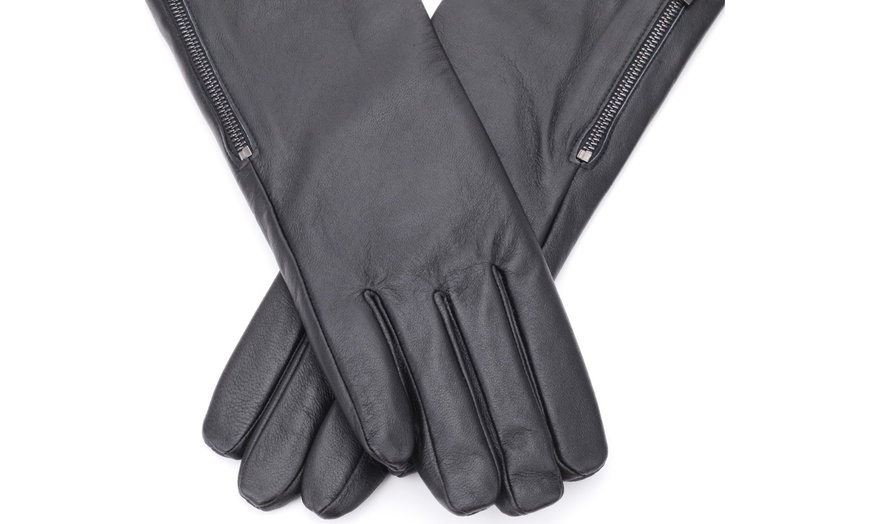 Image 30: Mio Marino Women's Insulated Long Sleeve Leather Gloves W/ Elegant Zipper Design