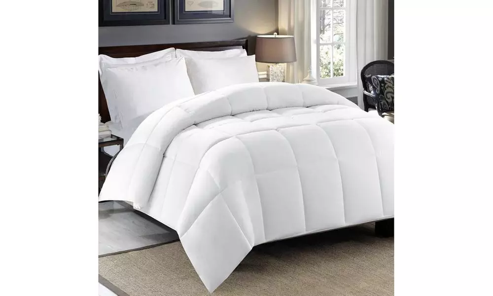 Hotel Peninsula 240TC White Goose Feather and Down Comforter - Primary Image