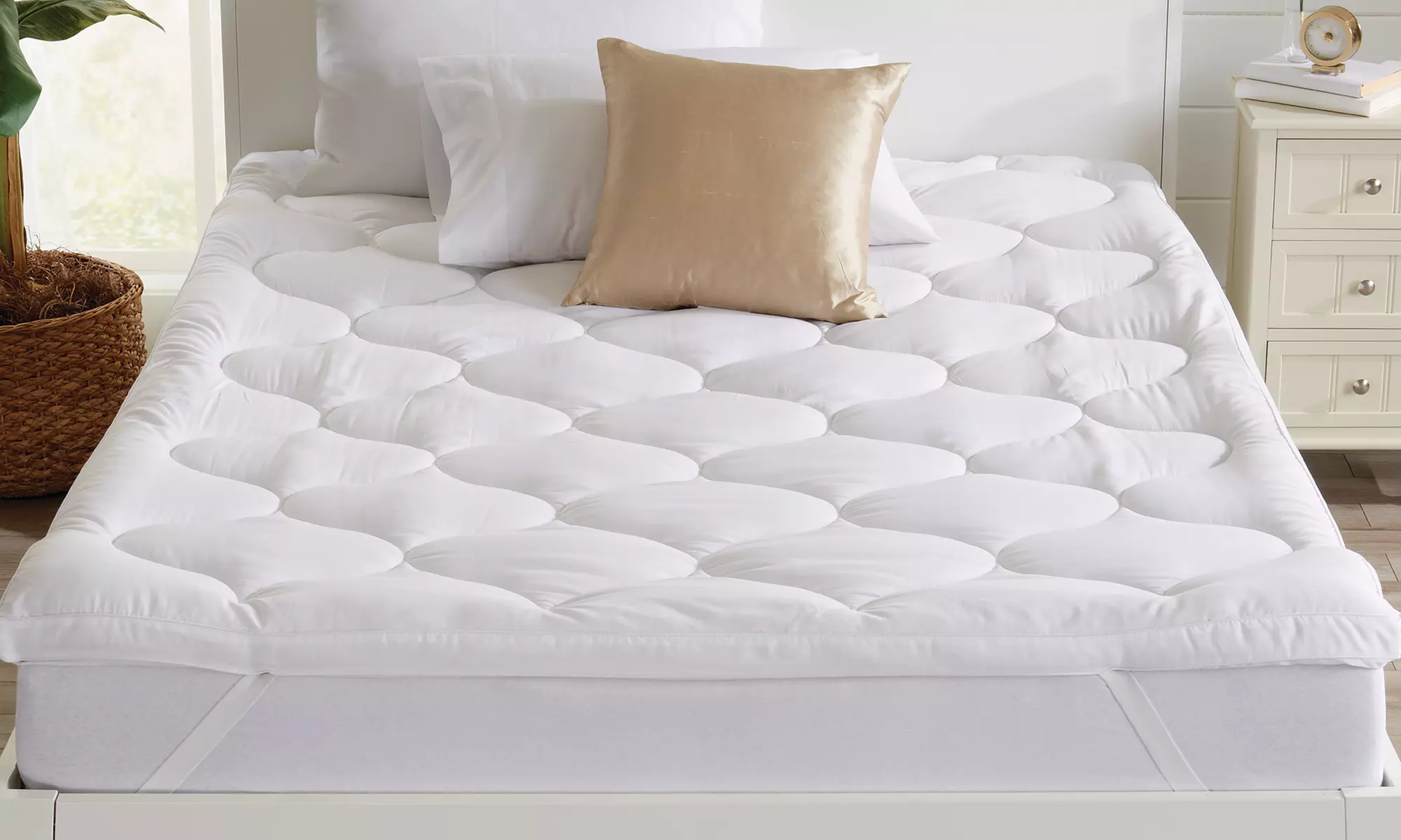 2" Thick Premium Down Alternative Mattress Topper - Primary Image