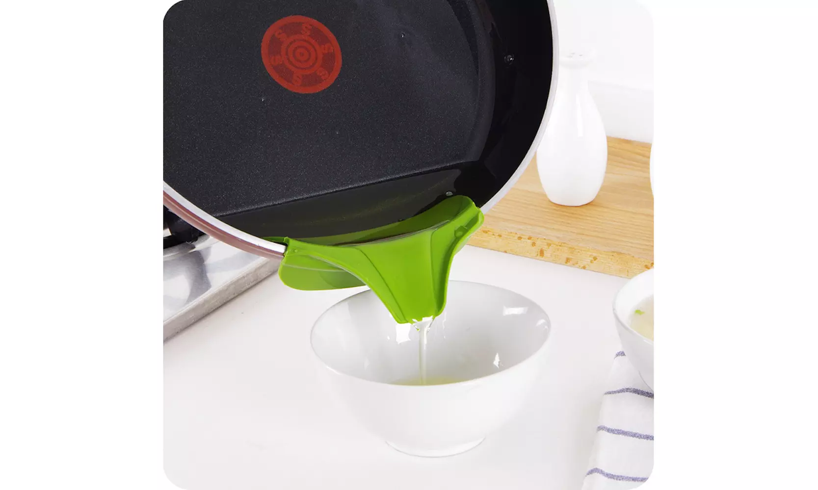 Silicone Pouring Spout - Image 5