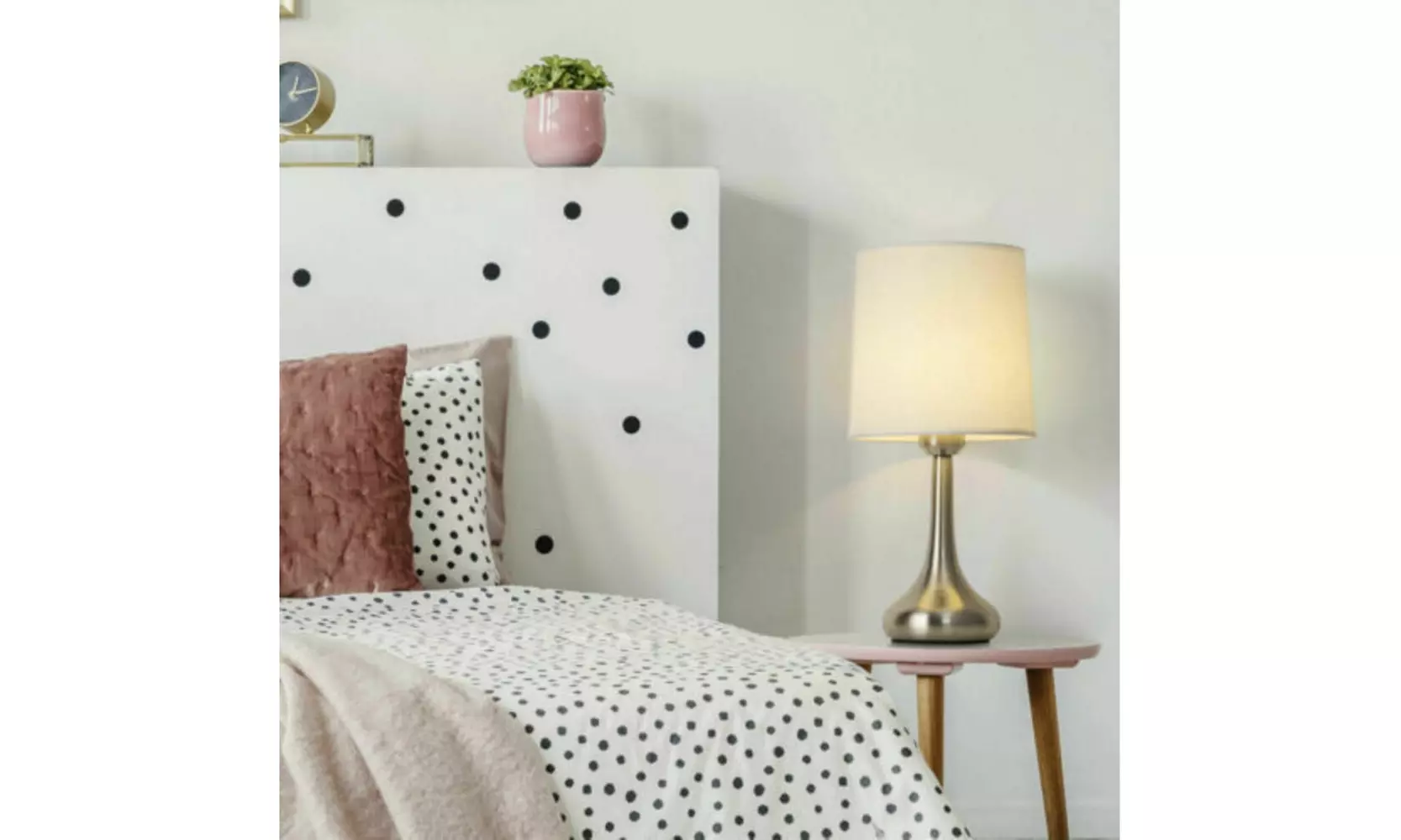 Creative table lamp Modern Bedside Light Fixtures for Bedroom Living Room