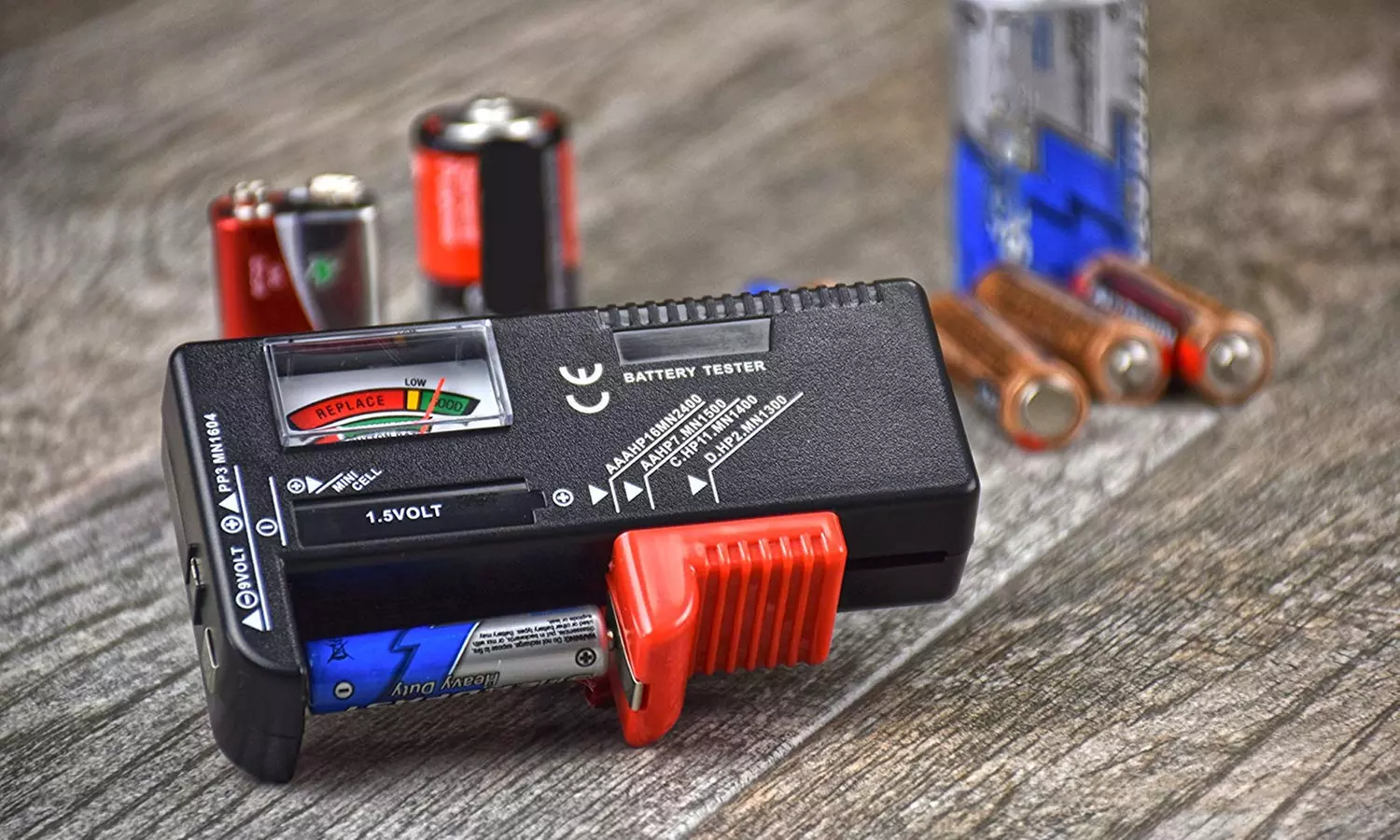 Universal Battery Tester (AAA, AA, C, D, 9V & Button Cell Batteries) - Primary Image