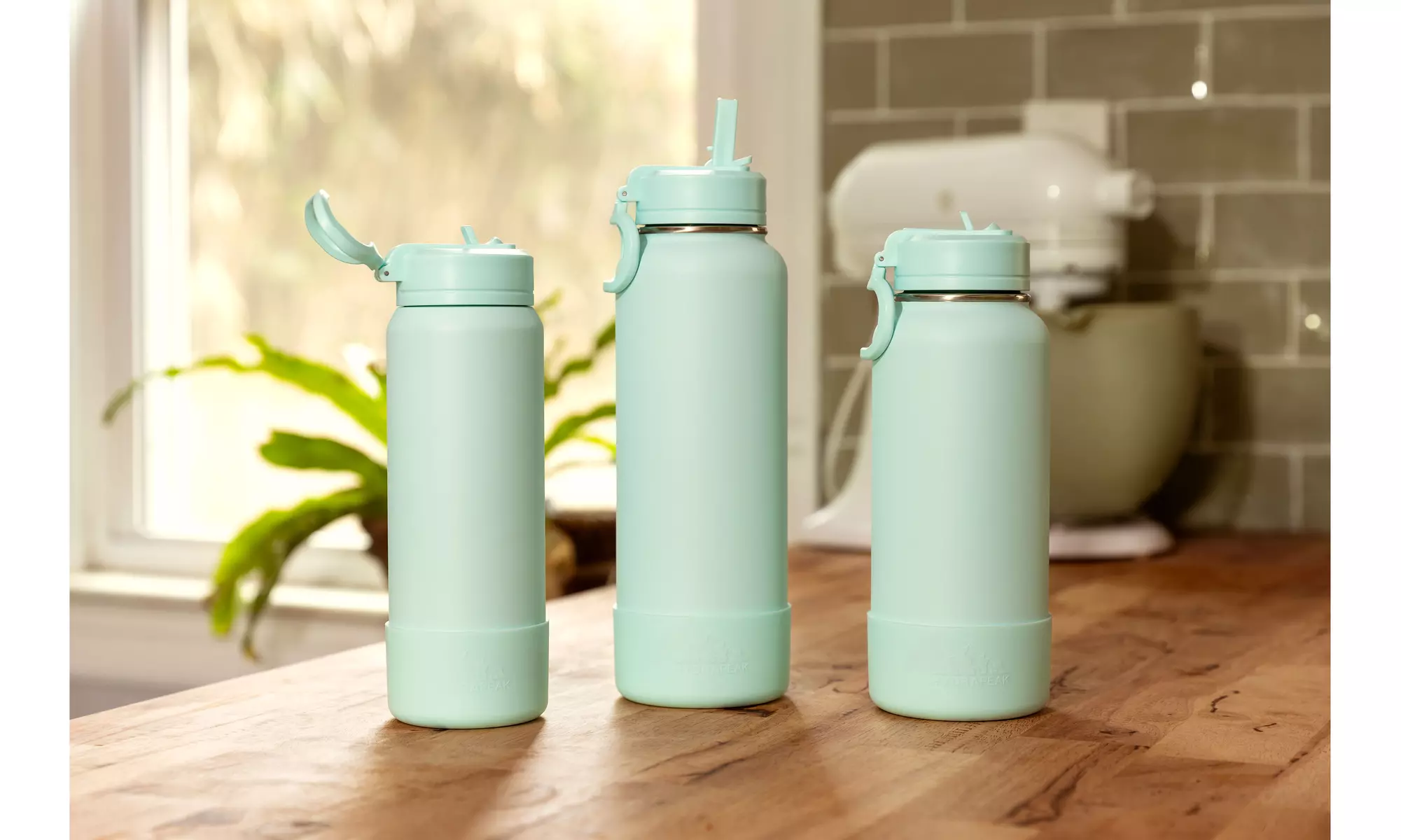 Hydrapeak Stainless Steel Bottle With Straw Lid & Silicone Boot - Primary Image