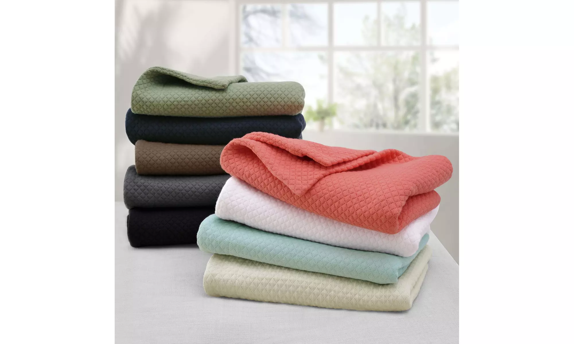 Jacquard Matelasse Cotton Geometric Solitaire Bedspread & Bed Pillow Sham Set - Primary Image