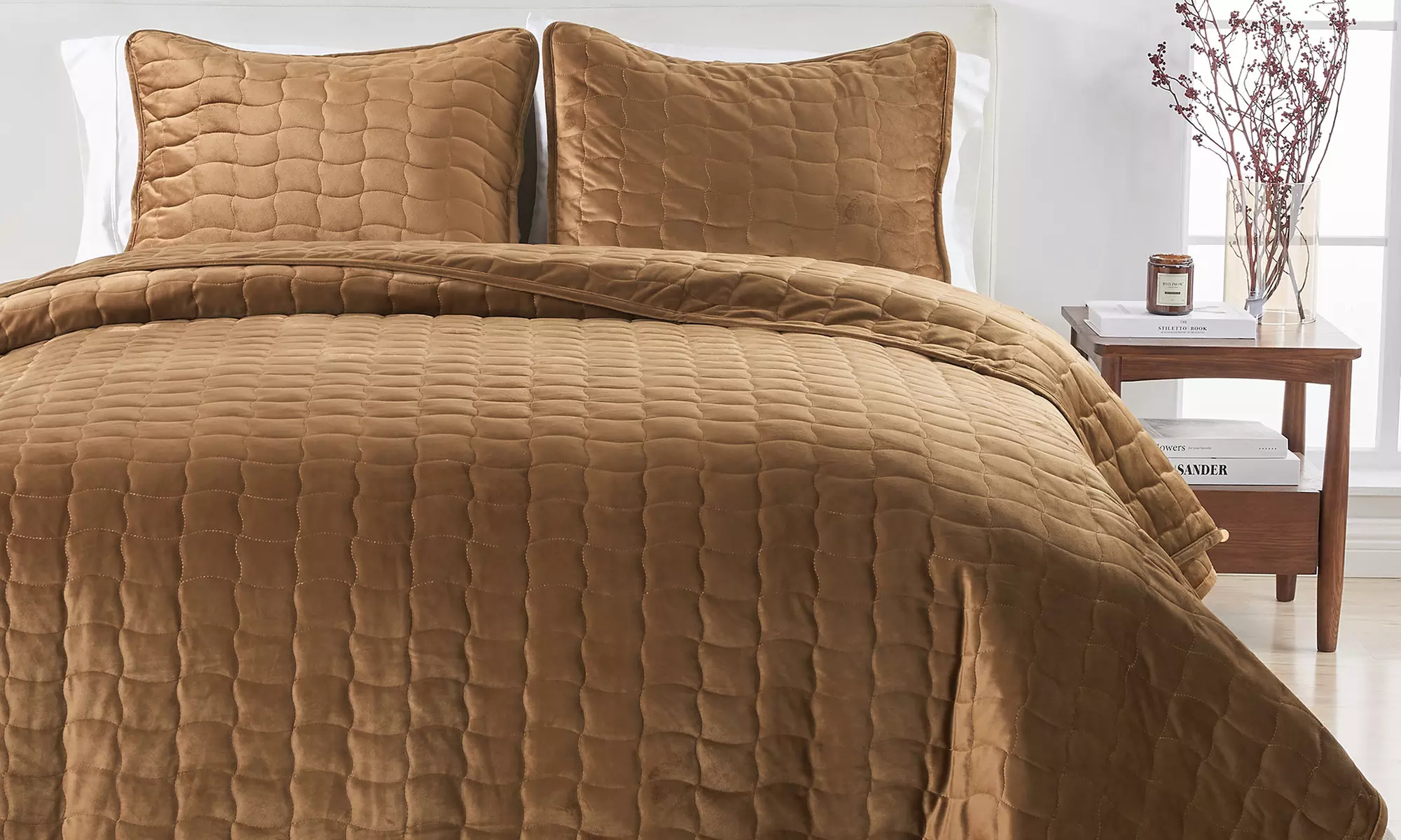 FreshFolds Luxury Velvet Stitched Quilt Set