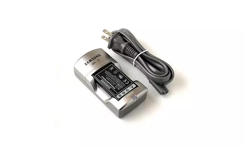 Samsung SBC-L3 Charger for Digimax Digital Camera Li-ion Battery - Primary Image