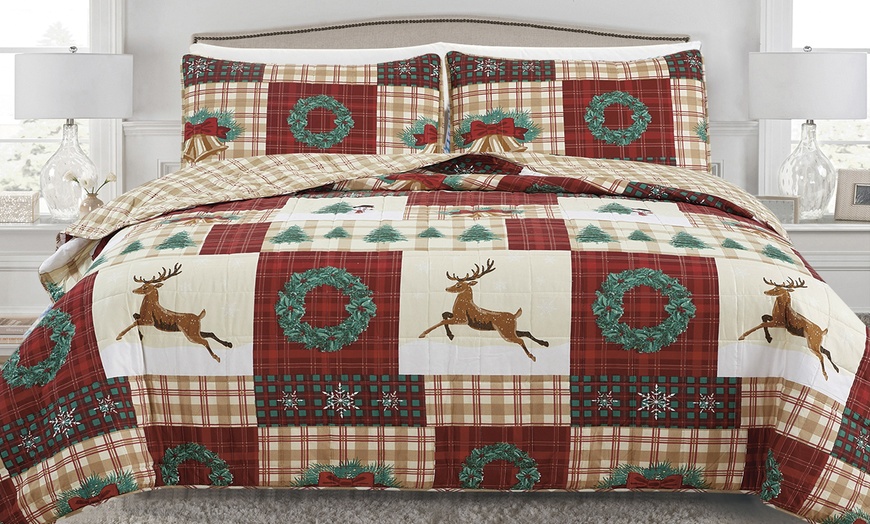 Holiday Themed Patchwork Quilt Set Bedspread (2- Or 3-piece) 