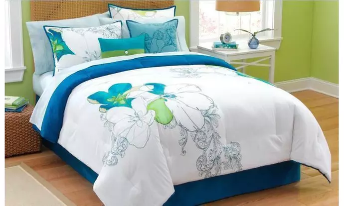 FULL - Jaclyn Smith - Abstract Floral on White SHAM, BEDSKIRT & COMFORTER SET - Primary Image