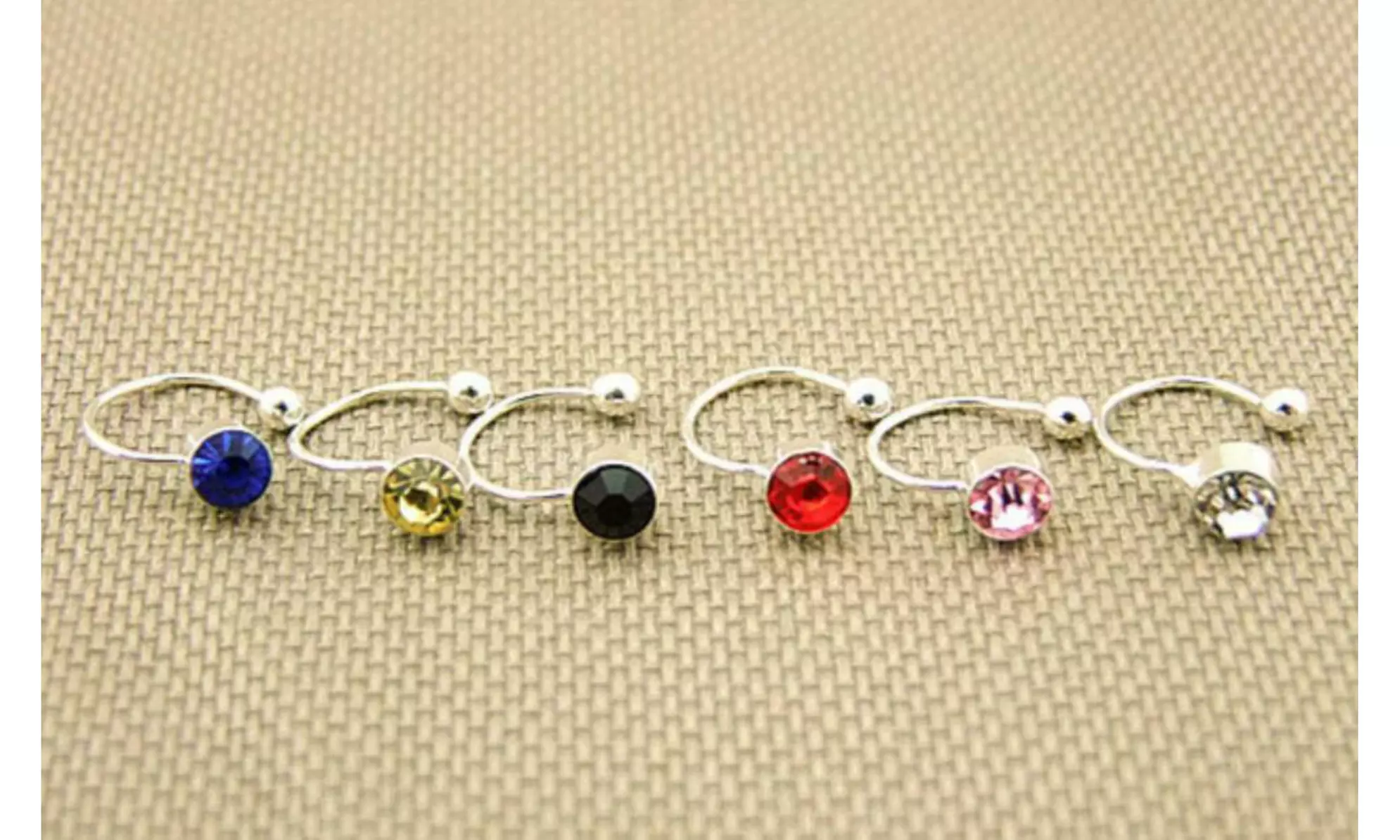 2Pcs Crystal Ear Cuff U Shape Wrap Earrings Non Piercing Rhinestone Clip-on - Primary Image